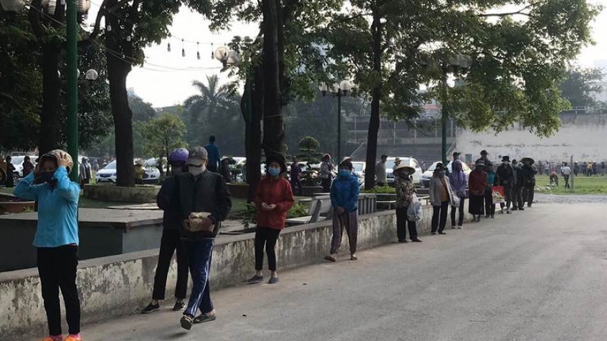 “ATM gạo” miễn phí ở Nghĩa Tân đã trật tự trở lại sau 1 ngày lộn xộn